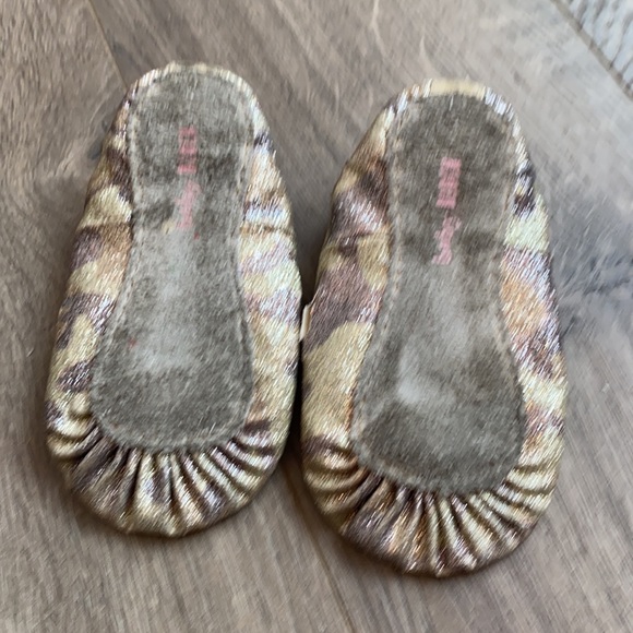 Baby flats super cute - Picture 2 of 2